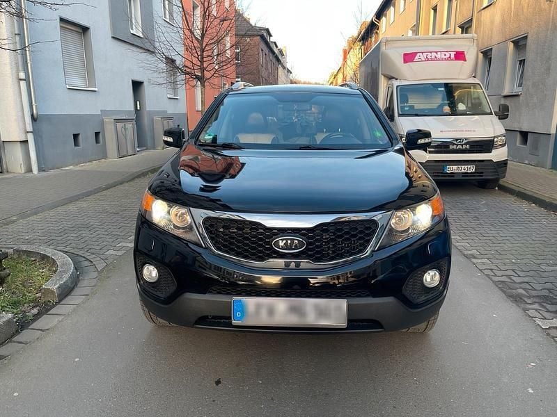 Schwarz Gebraucht 2011 Kia Sorento 2 SUV | 13.500 € (Teuer) - Bild 1/4