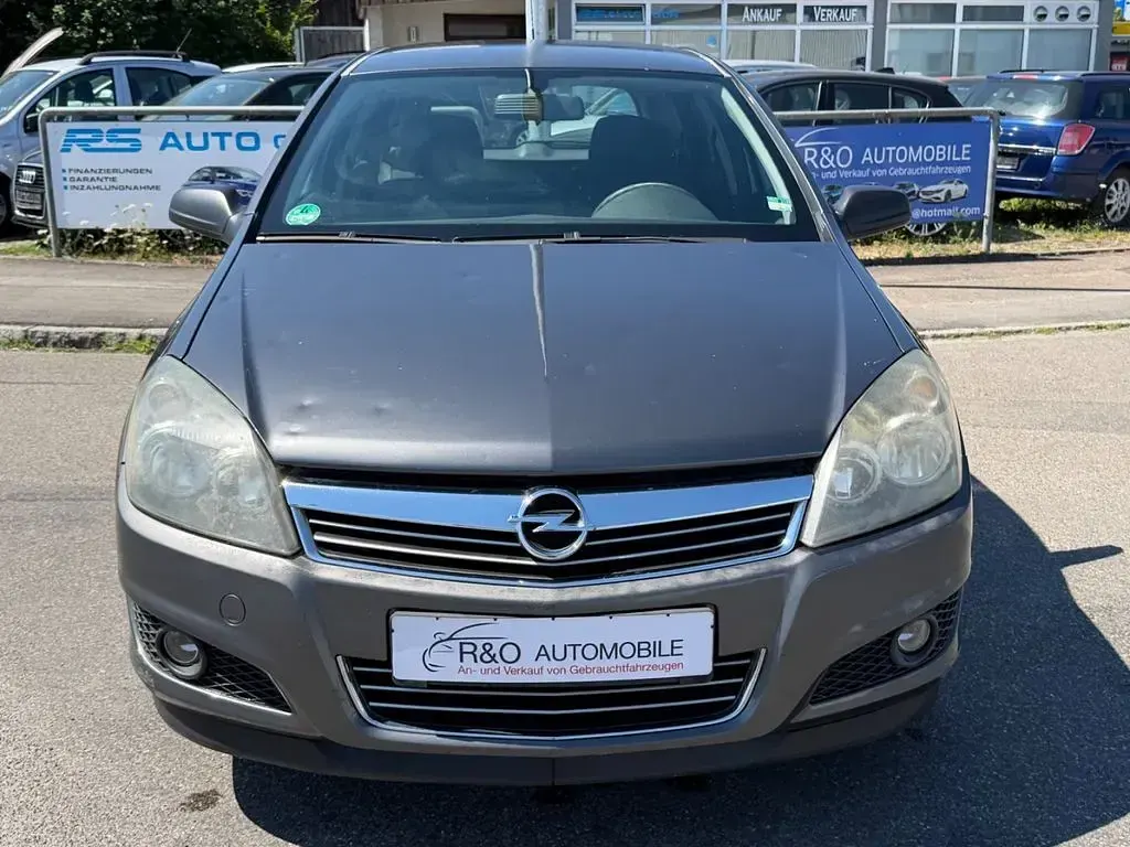 Gebraucht Opel Astra Selection 101 PS (74 kW) 2009 Grau Limousine