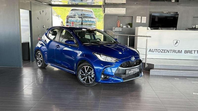 Other Gebraucht 2022 Toyota Yaris Hybrid Team Limousine | 18.900 € (Guter Preis) - Bild 1/3