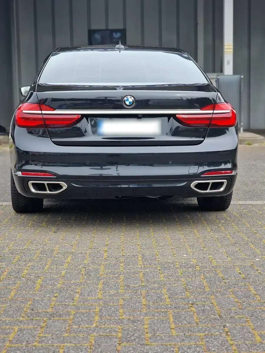 Gebraucht BMW 750L Luxury Line 450 PS (330 kW) 2016 Schwarz Limousine
