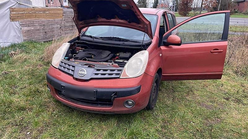 Rot Gebraucht 2007 Nissan Note Kleinwagen | 450 € (Superpreis) - Bild 1/4