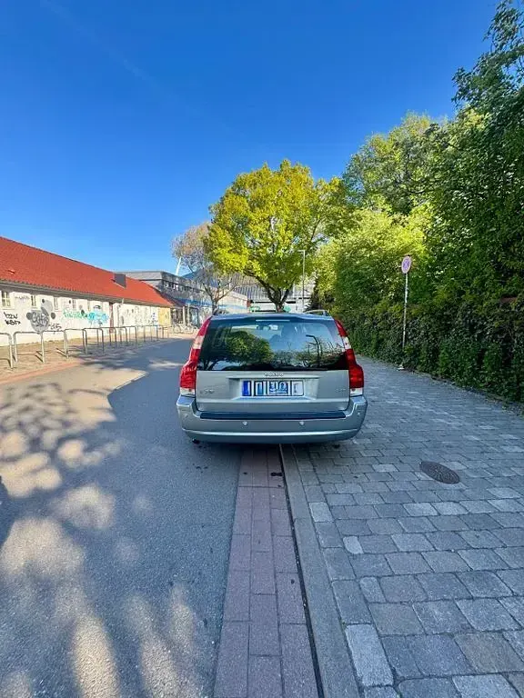 Second-hand Volvo V70 163 CP (119 kW) 2007 Argintiu Break