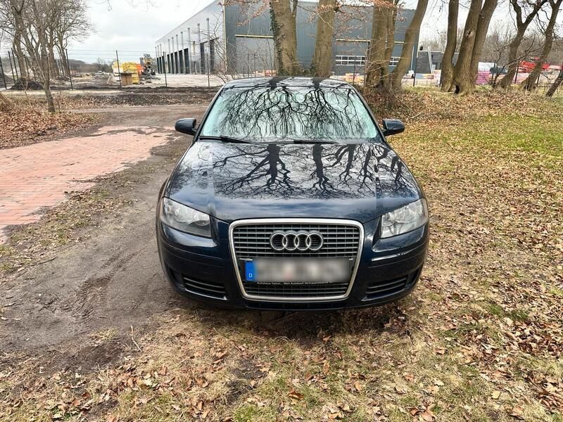 Blau Gebraucht 2004 Audi A3 Sportback Limousine | 4.750 € (Fairer Preis) - Bild 1/4