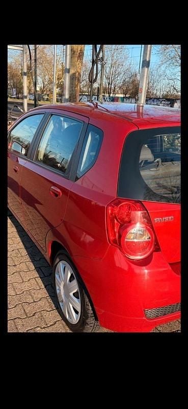 Gebraucht Chevrolet Aveo 85 PS (62 kW) 2010 Rot Kleinwagen
