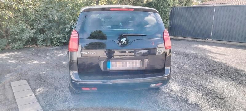 Gebraucht Peugeot 5008 2011 Schwarz Van / Kleinbus