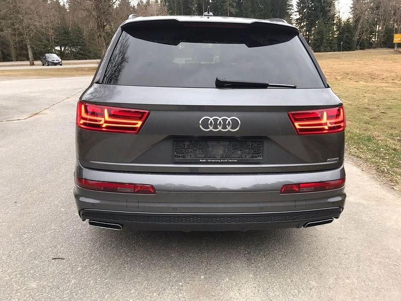 Gebraucht Audi Q7 Sport 286 PS (210 kW) 2019 Grau SUV