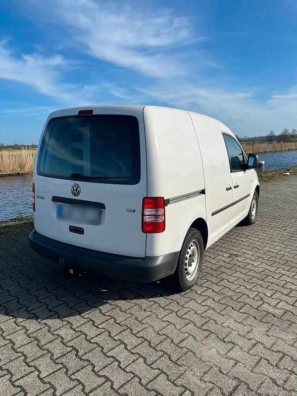 Second-hand VW Caddy 102 CP (75 kW) 2013 Alb Monovolum