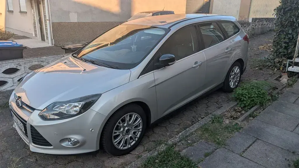 Gebraucht Ford Focus Titanium 163 PS (119 kW) 2012 Silber Limousine