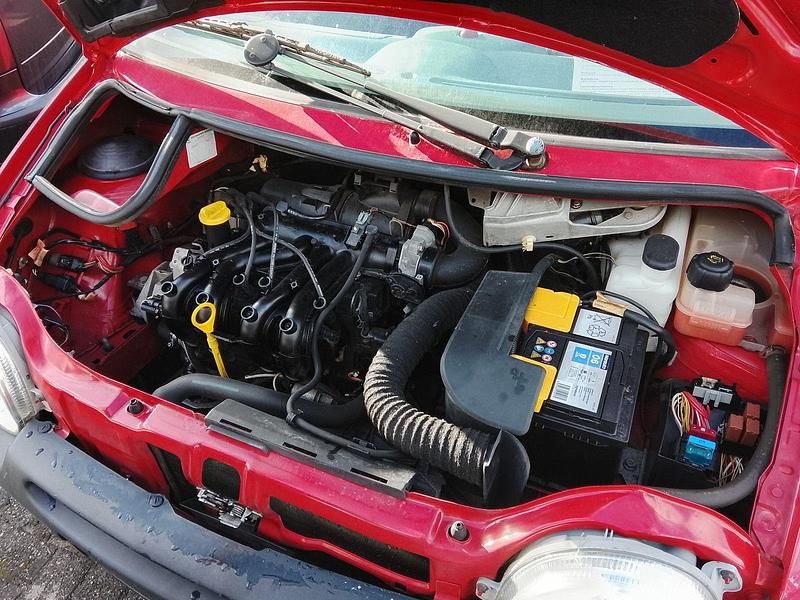 Gebraucht Renault Twingo Authentique 58 PS (42 kW) 2004 Rot Kleinwagen