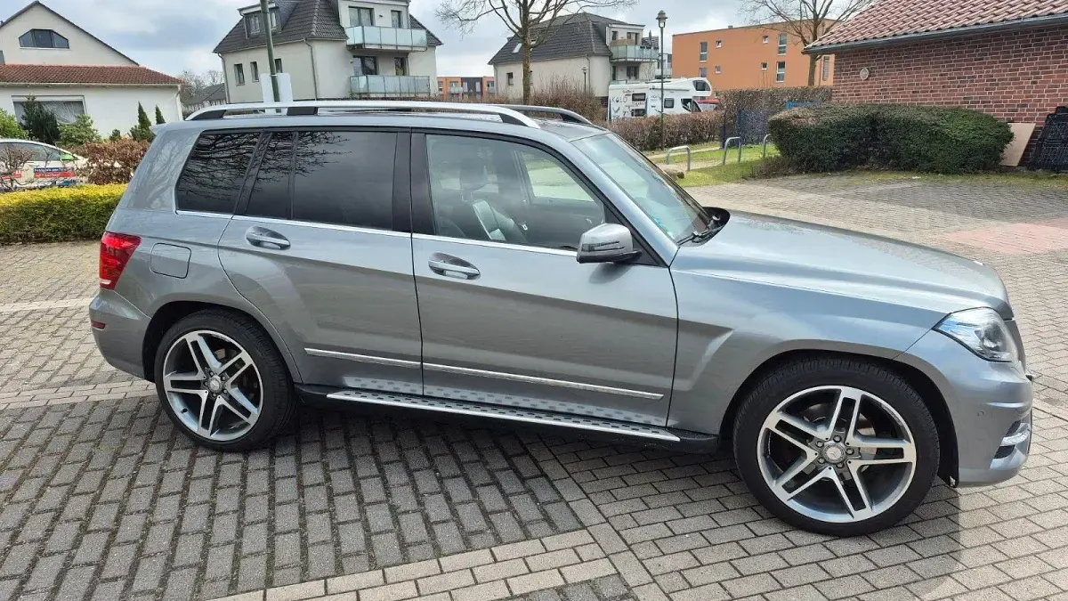 Gebraucht Mercedes GLK250 204 PS (150 kW) 2012 Grau SUV
