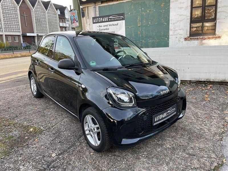 Schwarz Gebraucht 2020 Smart ForFour Electric Drive Limousine | 8.450 € (Fairer Preis) - Bild 1/4