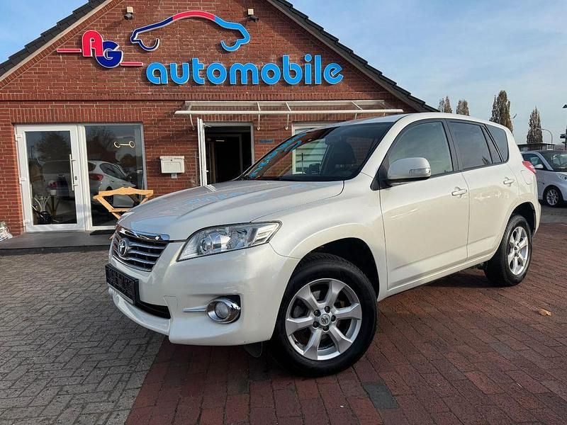 Weiß Gebraucht 2010 Toyota RAV4 Life SUV | 9.500 € (Teuer) - Bild 1/4