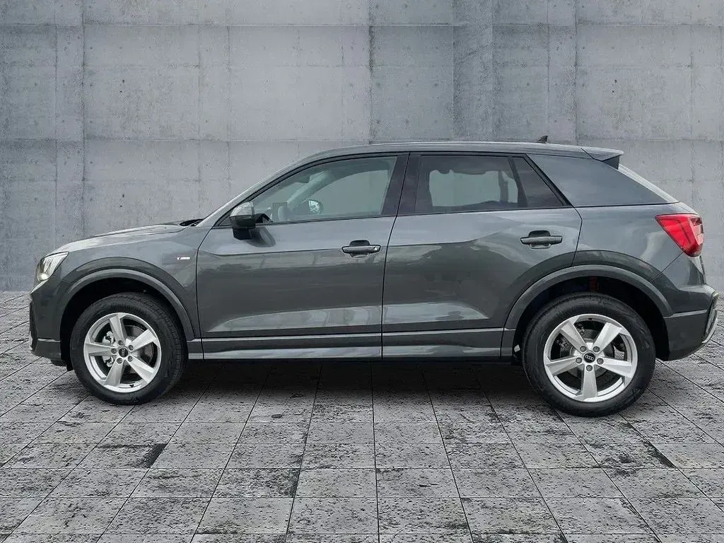 Neu Audi Q2 S-Line 150 PS (110 kW) 2026 Grau SUV