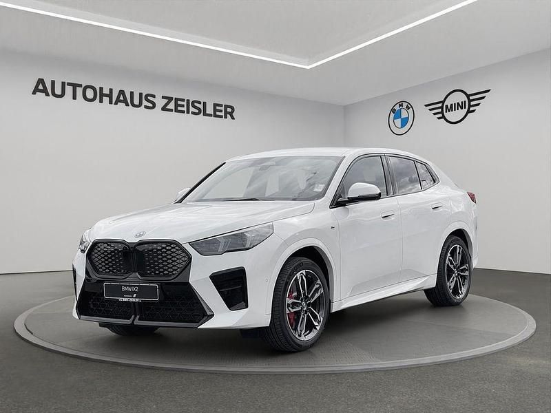 Weiß Gebraucht 2025 BMW iX2 M Sport SUV | 51.900 € (Superpreis) - Bild 1/4