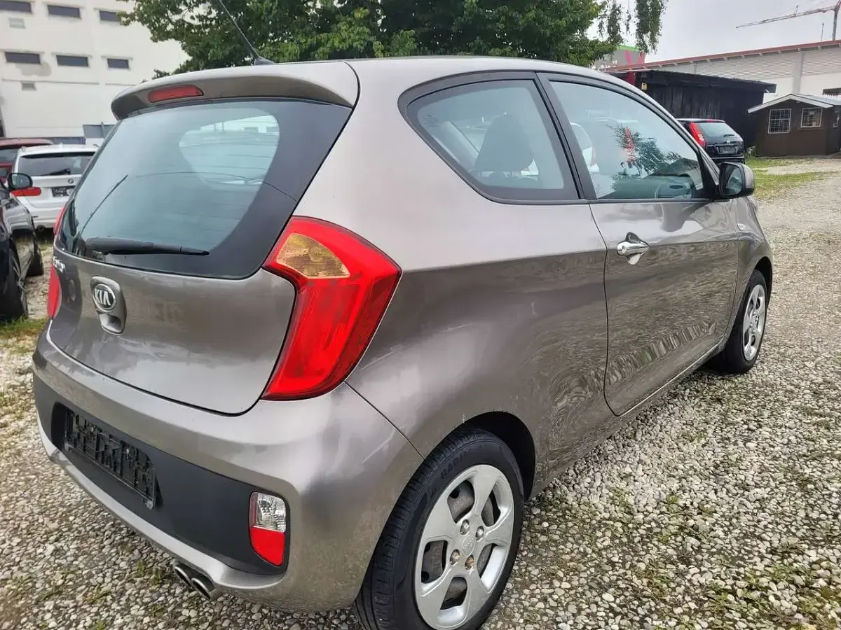 Gebraucht Kia Picanto Edition 7 69 PS (50 kW) 2014 Titaniumsilber met. Kleinwagen