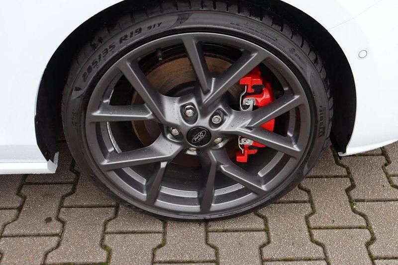 Neu Ford Focus ST 280 PS (205 kW) 2025 Weiß Limousine