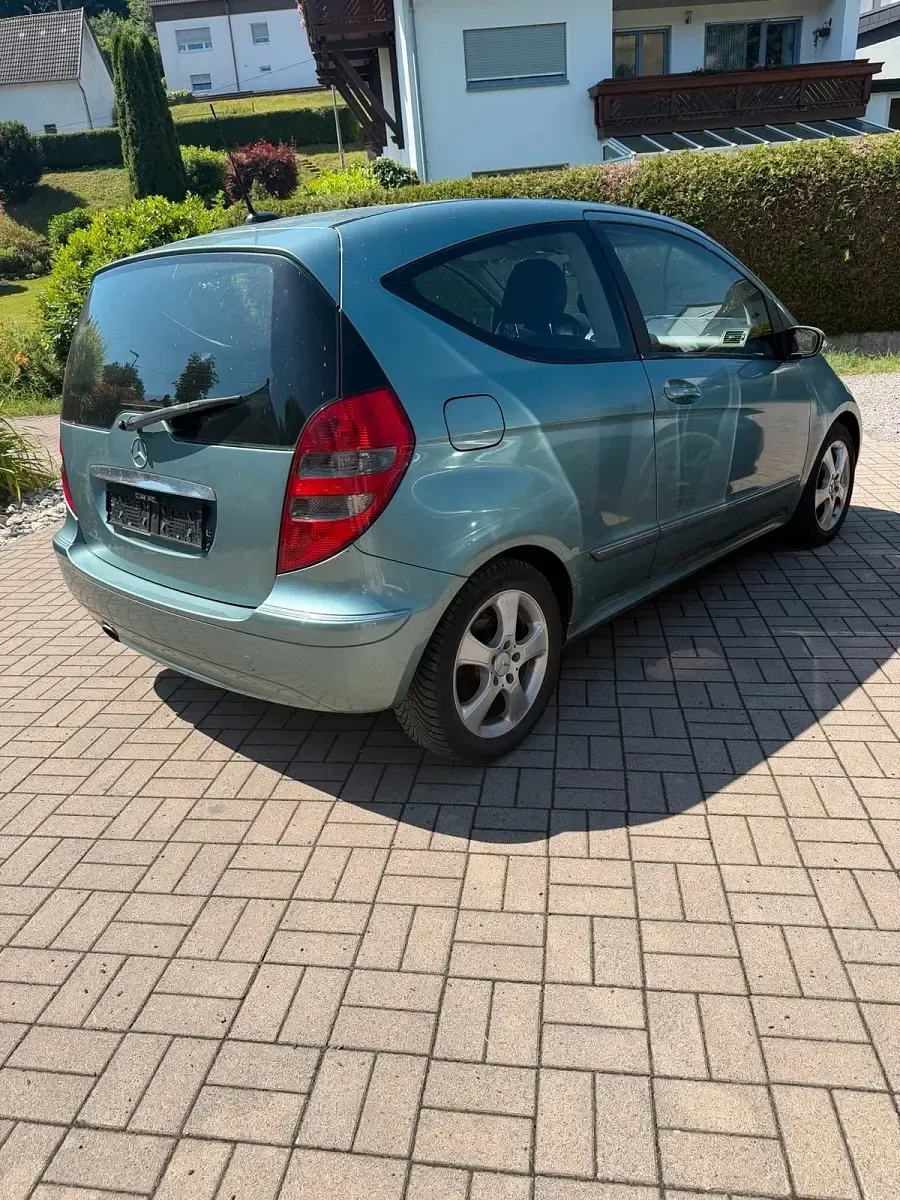 Gebraucht Mercedes A150 97 PS (71 kW) 2006 Blau Kleinwagen