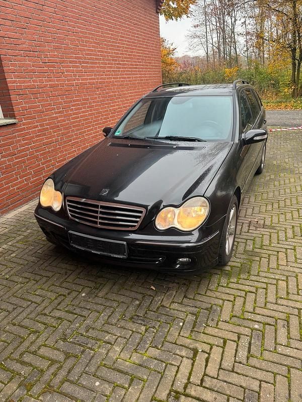 Schwarz Gebraucht 2009 Mercedes C200 Kombi | 2.350 € (Superpreis) - Bild 1/4