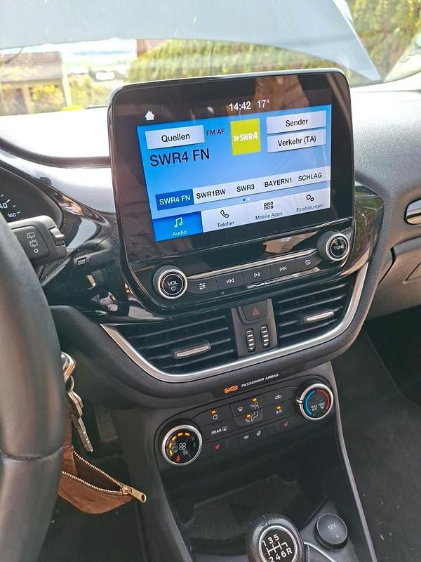 Gebraucht Ford Fiesta 100 PS (73 kW) 2021 Grau Kleinwagen