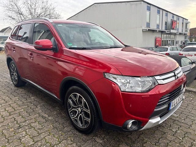 Gebraucht Mitsubishi Outlander 150 PS (110 kW) 2014 Rot SUV