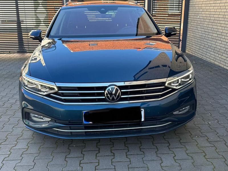 Gebraucht VW Passat Business 122 PS (89 kW) 2021 Blau Kombi