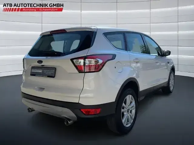 Usado Ford Kuga Titanium 150 HP (110 kW) 2019 Branco SUV