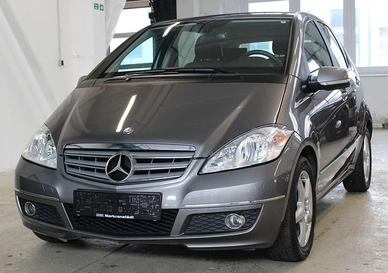 Gebraucht Mercedes A160 95 PS (69 kW) 2010 Mountaingrau  met. Kleinwagen