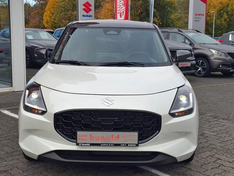 Neu Suzuki Swift Comfort+ 83 PS (61 kW) 2025 Gelb Kleinwagen