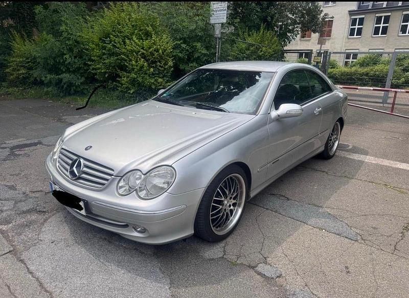 Silber Gebraucht 2002 Mercedes CLK240 Coupé | 2.499 € (Guter Preis) - Bild 1/4