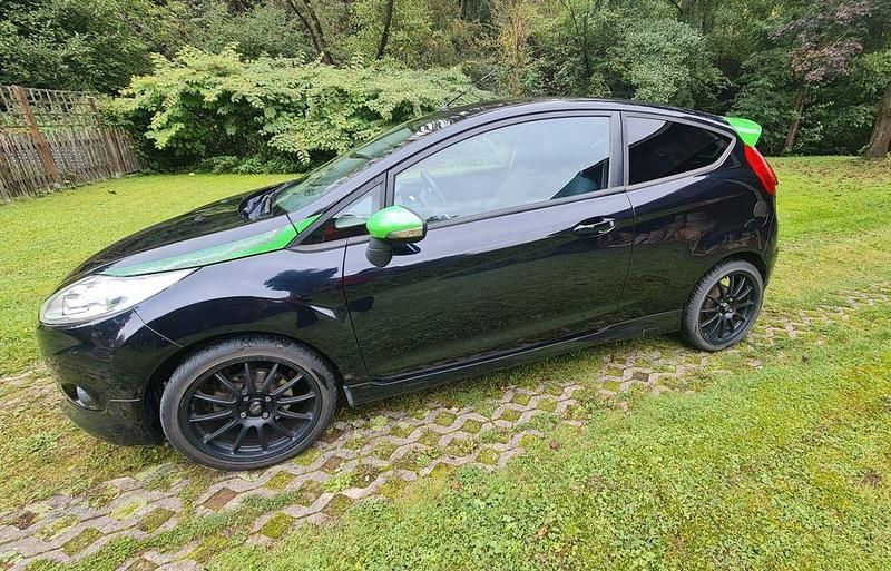 Grün Gebraucht 2011 Ford Fiesta Sport Kleinwagen | 4.999 € (Etwas zu teuer) - Bild 1/4