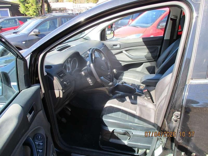 Gebraucht Ford Kuga Titanium 136 PS (100 kW) 2009 Pantherschwarz metallic SUV