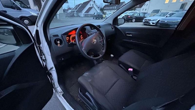 Gebraucht Daihatsu Cuore 69 PS (50 kW) 2011 Other Kleinwagen