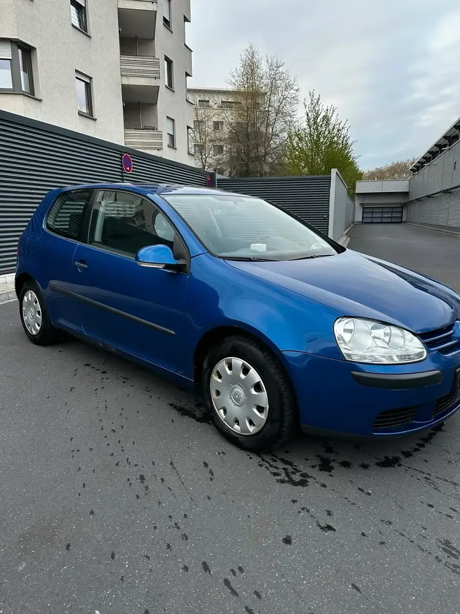 Gebraucht VW Golf V 75 PS (55 kW) 2004 Blau Kleinwagen