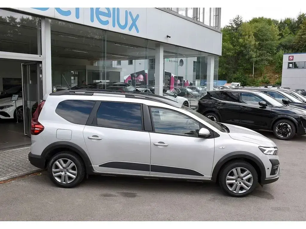 Gebraucht Dacia Jogger 102 PS (75 kW) 2023 Silber Van / Kleinbus