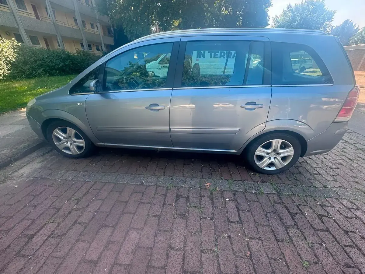 Gebraucht Opel Zafira 150 PS (110 kW) 2007 Grau Van / Kleinbus