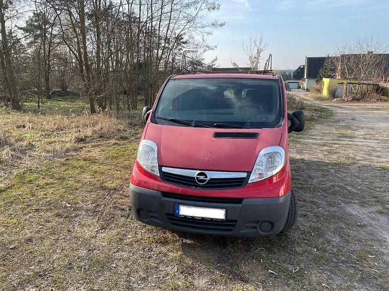 Gebraucht Opel Vivaro 90 PS (66 kW) 2009 Rot Van / Kleinbus