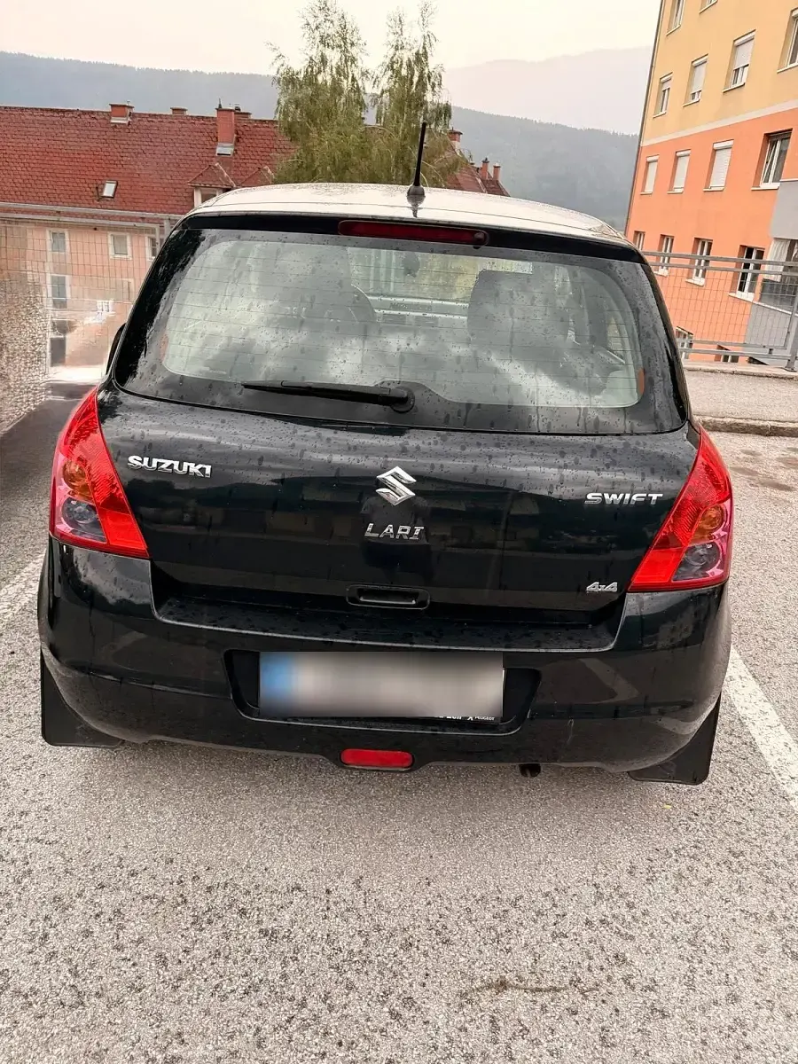 Gebraucht Suzuki Swift 90 PS (66 kW) 2009 Schwarz Kleinwagen