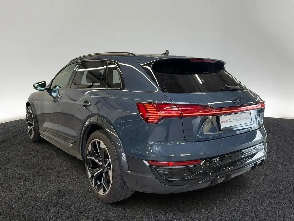 Gebraucht Audi SQ8 e-tron Sport 369 kW (503 PS) 2023 Plasmablau metallic SUV