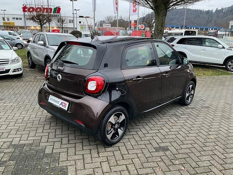 Gebraucht Smart ForFour Basis 90 PS (66 kW) 2018 Braun Kleinwagen