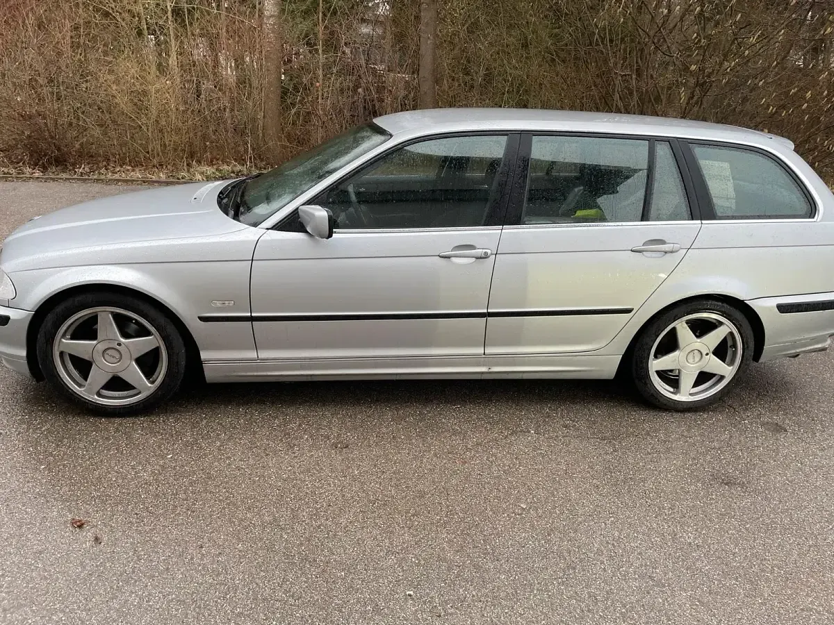 Gebraucht BMW 320 150 PS (110 kW) 2000 Silber Kombi