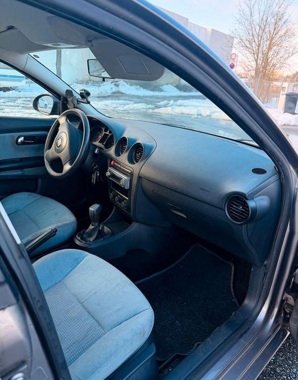 Gebraucht Seat Ibiza 75 PS (55 kW) 2003 Grau Kleinwagen