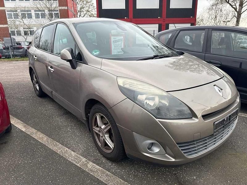 Gebraucht Renault Scénic III Dynamique 131 PS (96 kW) 2010 Silber Limousine