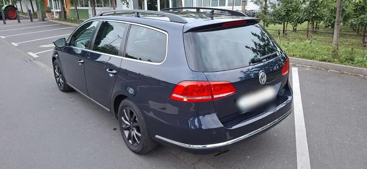 Gebraucht VW Passat Comfortline 140 PS (102 kW) 2011 Blau Kombi