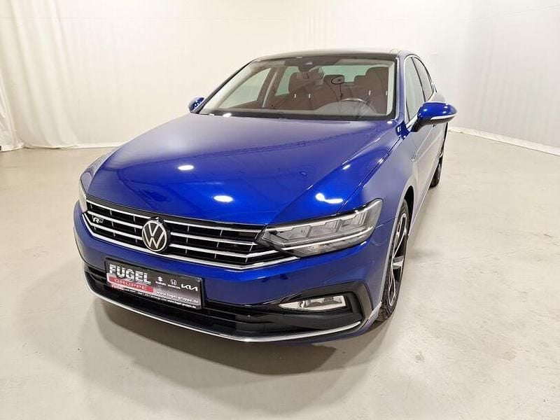 Gebraucht VW Passat R-line 200 PS (147 kW) 2021 Lapiz blue metallic Limousine