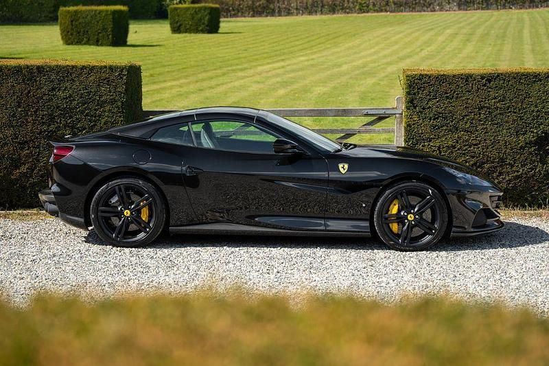 Gebraucht Ferrari Portofino 620 PS (456 kW) 2022 Schwarz Cabrio