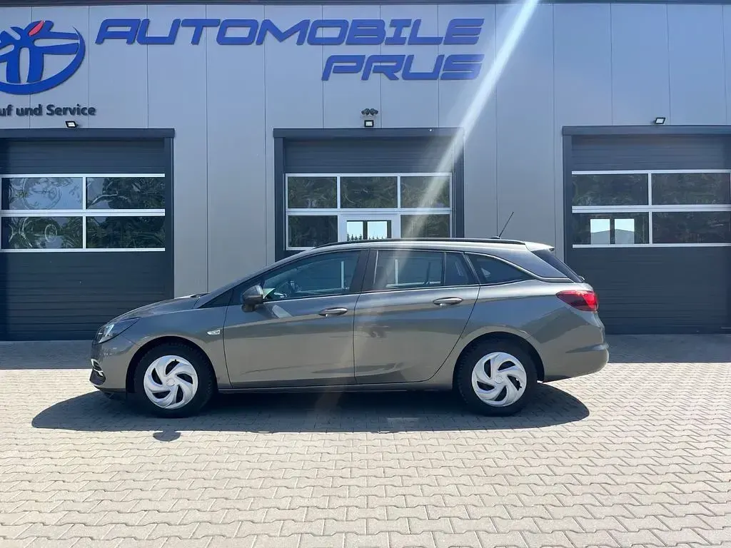 Gebraucht Opel Astra Edition 131 PS (96 kW) 2021 Braun Kombi
