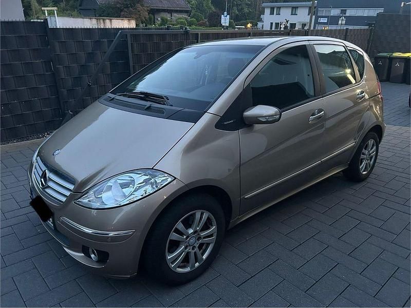 Gold Gebraucht 2006 Mercedes A150 Elegance Van / Kleinbus | 2.950 € (Guter Preis) - Bild 1/4