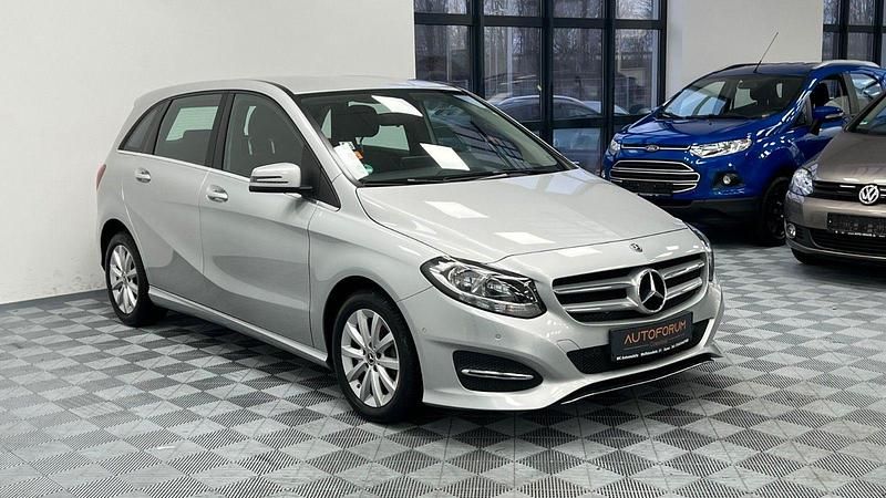 Gebraucht Mercedes B180 122 PS (89 kW) 2017 Silber Van / Kleinbus