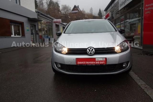 Gebraucht VW Golf VII Match 140 PS (102 kW) 2012 Silber metallic Limousine