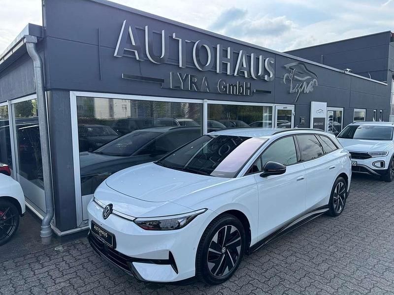 Gebraucht VW ID.7 Pro 210 kW (286 PS) 2025 Gletscherweiß metallic Kombi